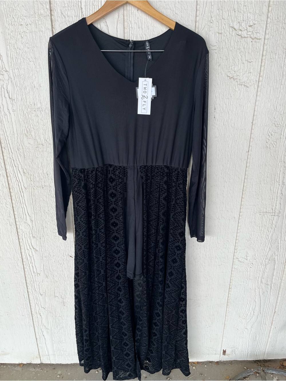 Two2Fly Black Long Sleeve V-Neck Lace Shorts w/Train M